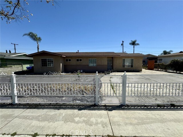 Foto principal - 8191 Salina St