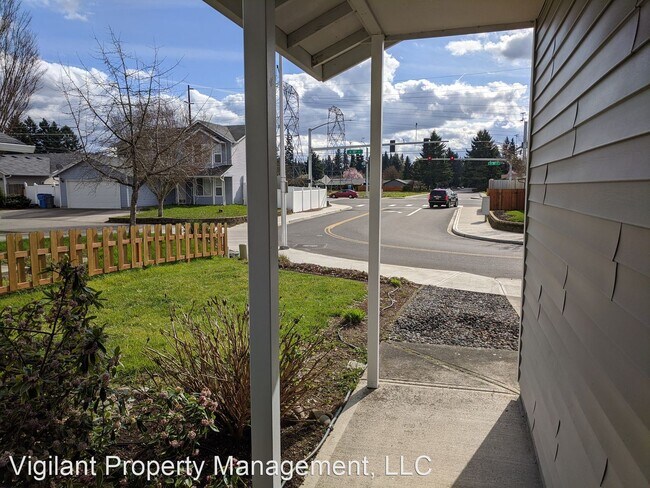 Foto del edificio - 3 br, 2 bath House - 12422 NE 19TH ST