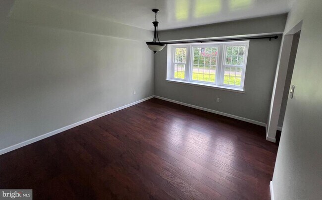 Foto del edificio - 8801 Strause Ct