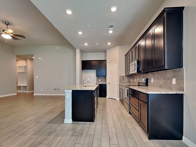 Building Photo - 277 Cisco Trl