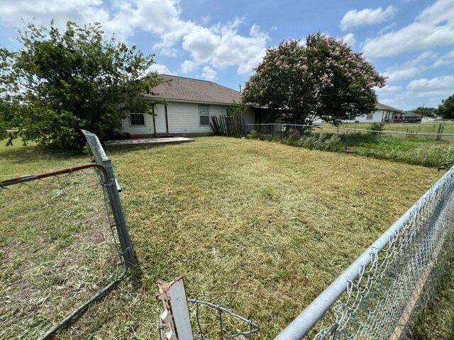 Foto del edificio - 512 Crest Cir Dr