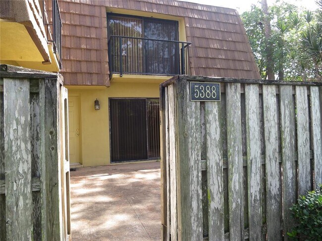 Building Photo - 5388 Elm Ct