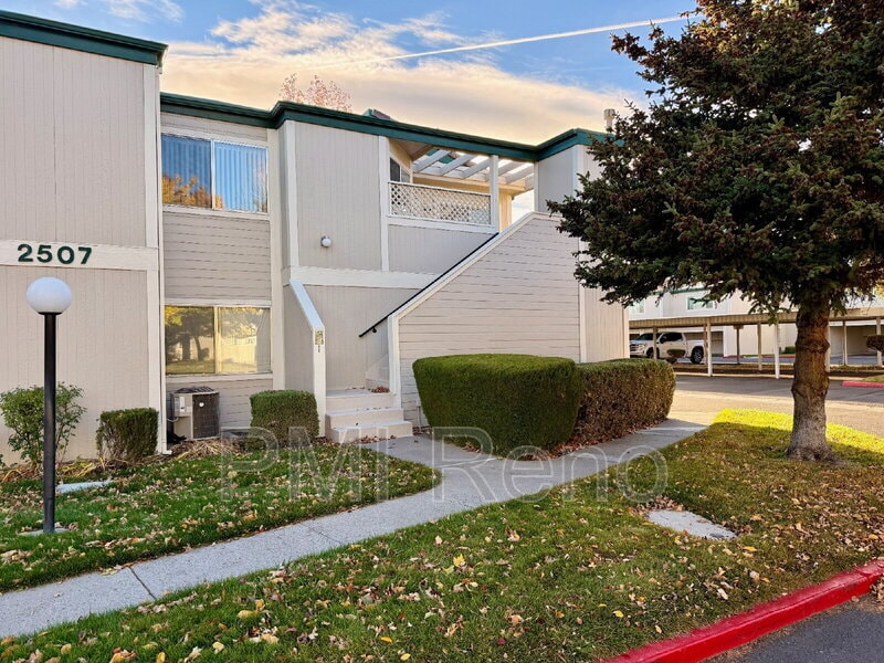 Foto principal - 2507 Sycamore Glen Dr