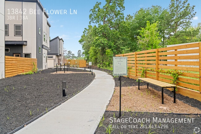 Foto del edificio - 13842 Bee Flower Ln