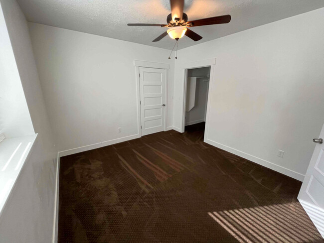 Building Photo - 9496 N Timpanogos Cove