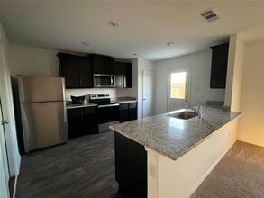 Building Photo - 509 Riverdale Dr