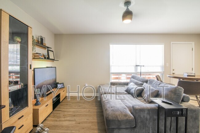 Foto del edificio - 4605 Coronado Dr