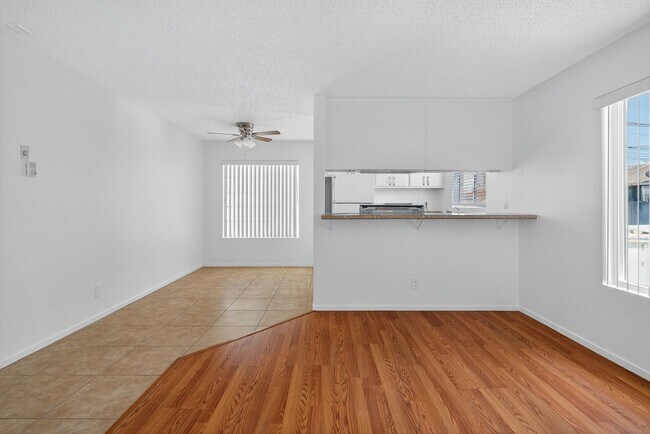 Foto del edificio - 1066 Coronado Ave