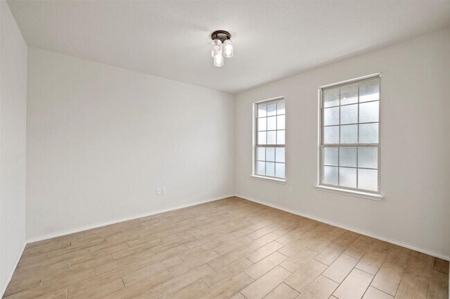 Building Photo - 11804 Eragon Dr