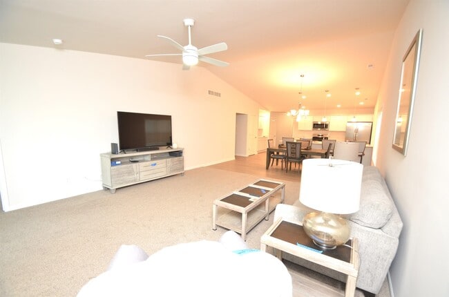 Building Photo - 4483 Squaw Vly Dr