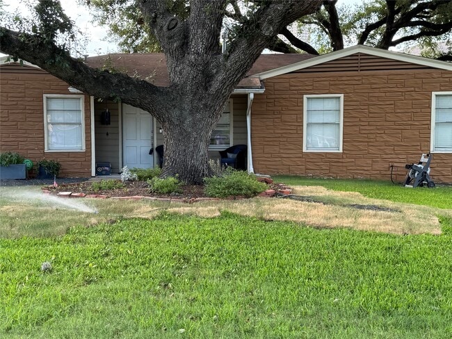 Building Photo - 6944 Burgess St