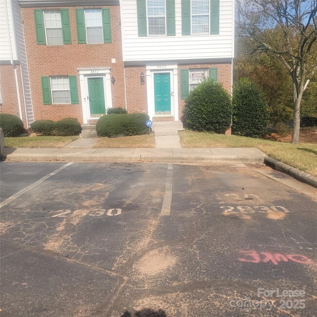 Building Photo - 2830 Hosta Dr