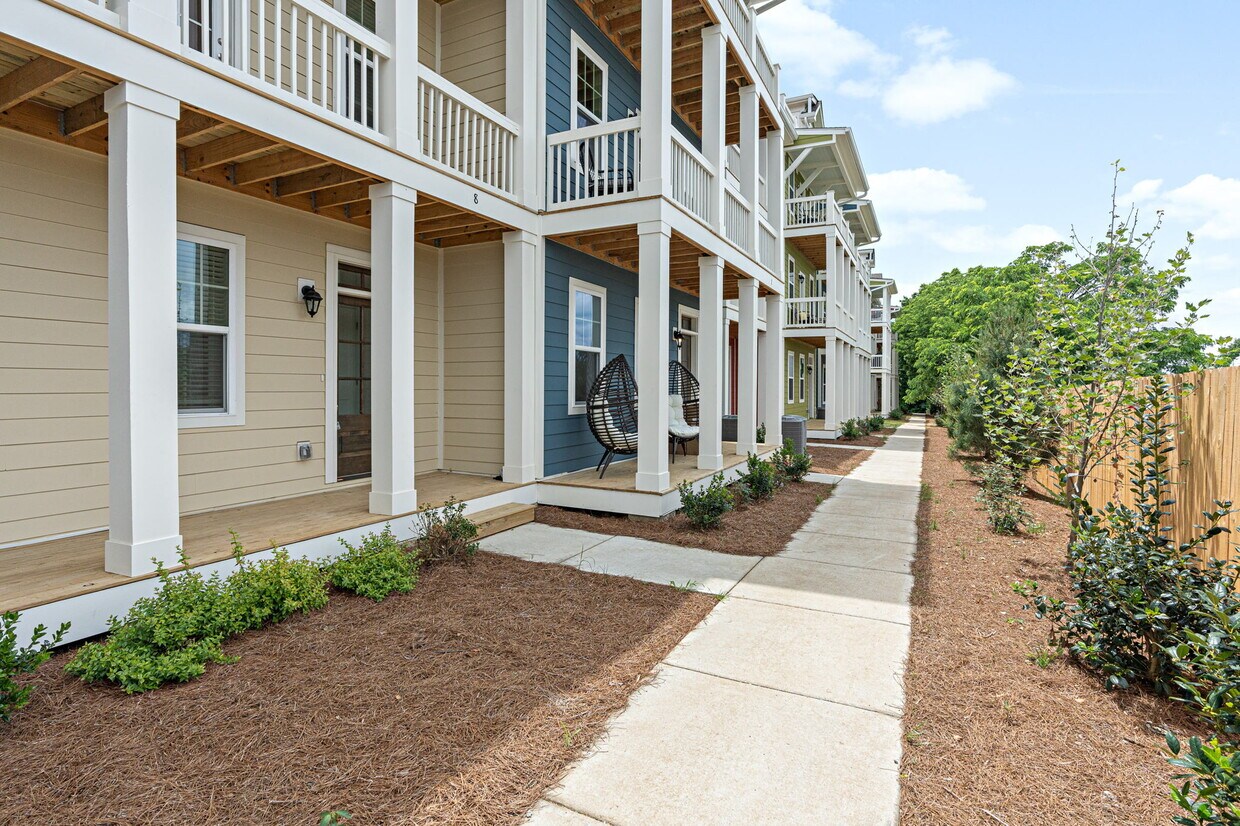 Primary Photo - 2101 Dabbs Ave