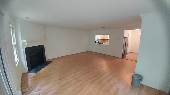 Foto del edificio - 2 BR / 2.5 BA Condo on Forest Hill. Pets C...