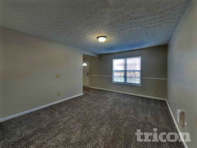 Foto del edificio - 614 Eastpointe Dr