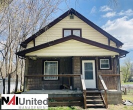 Building Photo - 408 Colon St