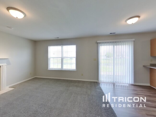 Foto del edificio - 9710 Treyburn Green Way