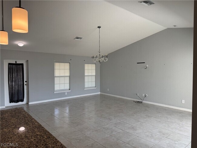 Foto del edificio - 910 NW 8th Terrace