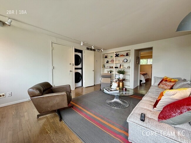 Foto del edificio - 1020 W 44th St