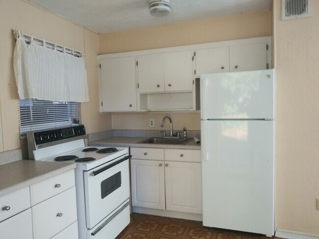 Building Photo - 605 S Summerlin Ave