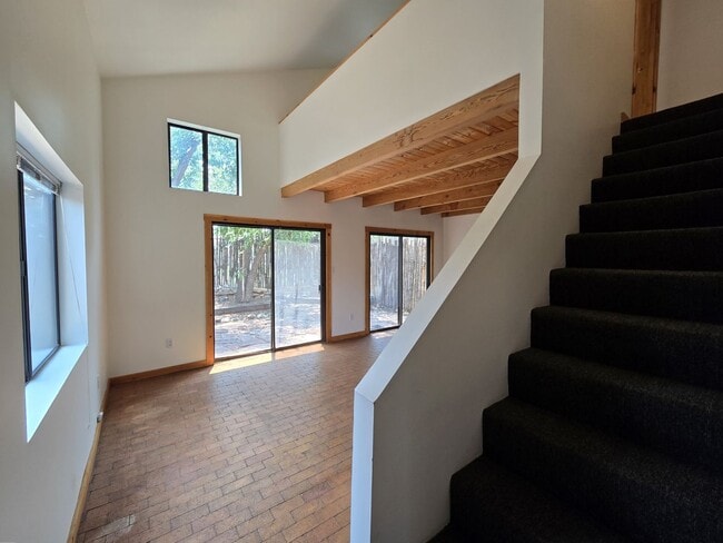 Building Photo - 808 Agua Fria St