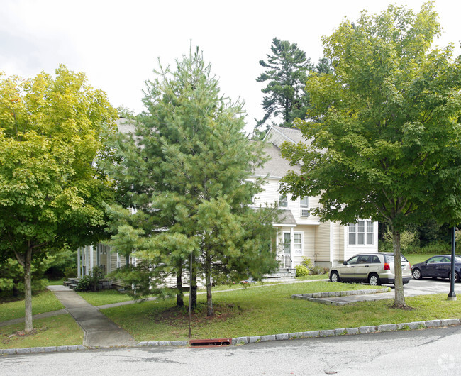 Building Photo - York Farm Estates