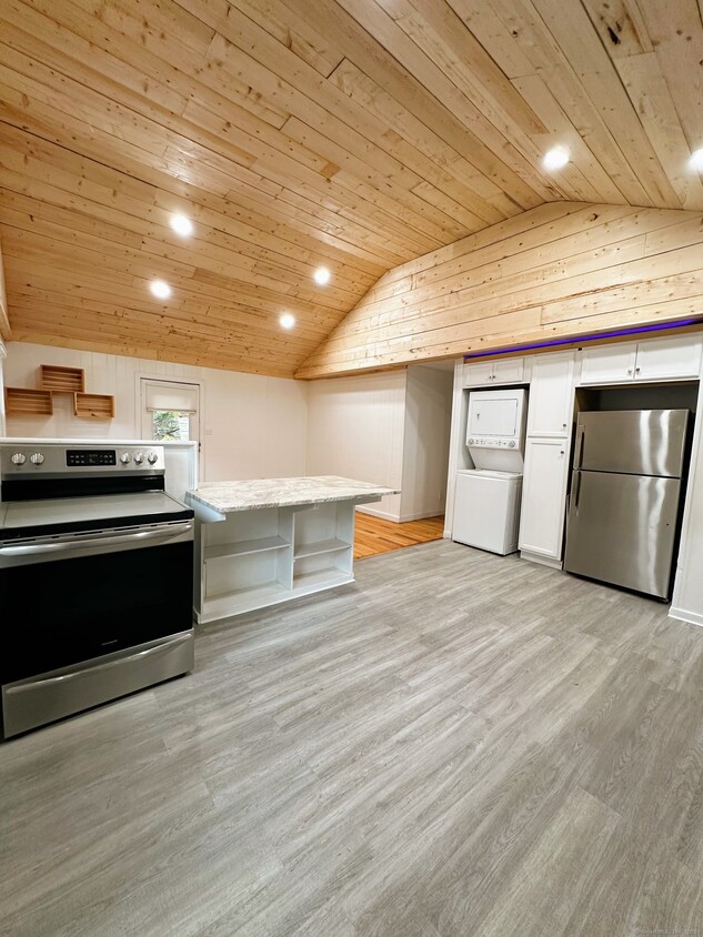 Foto principal - 499 Cherry Brook Rd
