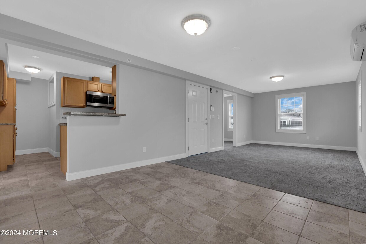 223 Maple Ave Unit 2, Red Bank, NJ 07701 Room for Rent in Red Bank, NJ