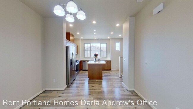 Foto del edificio - 3 br, 2.5 bath House - 7170 NW Elise Avenue