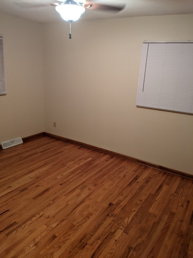 Master Bedroom - 436 W Caston Rd