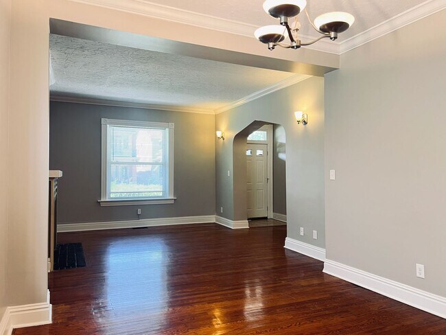Foto del edificio - 5783 McPherson Ave