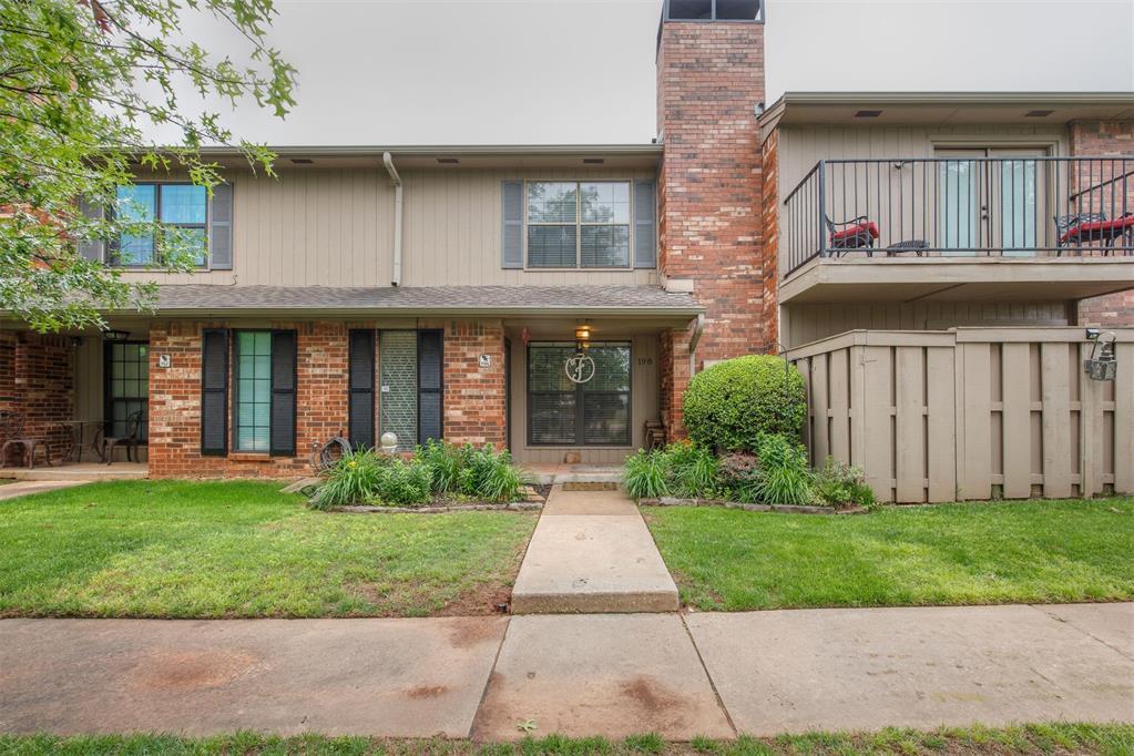 Foto principal - 6500 N Grand Blvd
