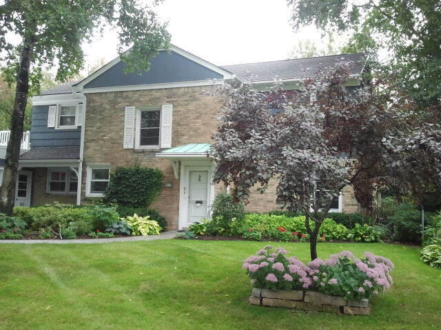 Primary Photo - 2215 E Woodstock Pl