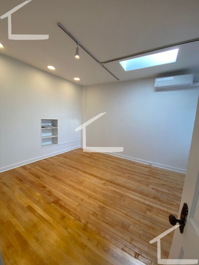 Building Photo - Sunny 3 Bed/ 2 Bath 15 Min Walk to Harvard
