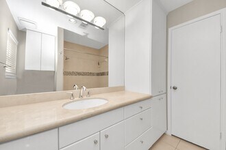 Building Photo - 7545 Brompton St