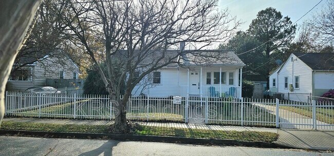 Foto del edificio - 1355 Baychester Ave