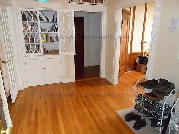Primary Photo - 1237 Commonwealth Ave