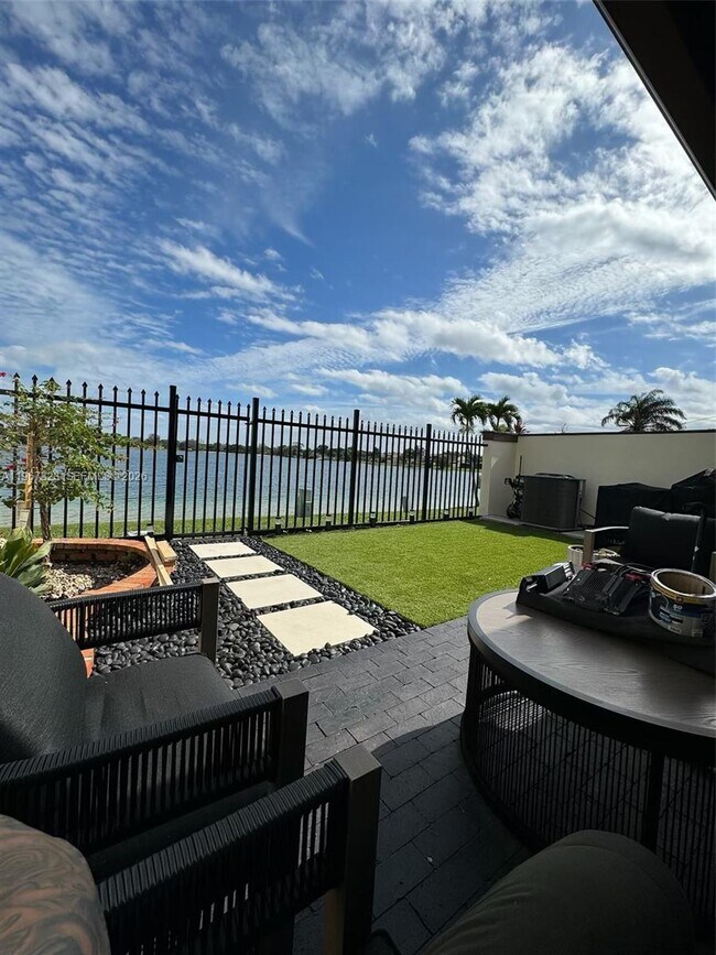 Foto del edificio - 19217 NW 64th Ct