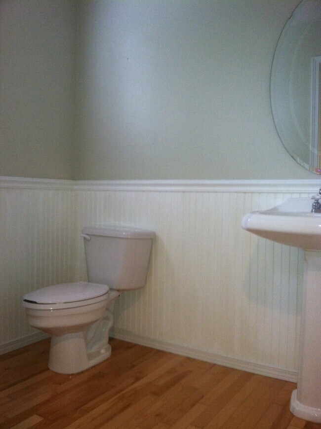1/2 Bath Main Level - 2485 Mcneil St