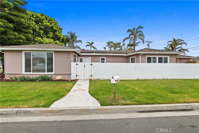 Building Photo - 445 Fullerton Ave