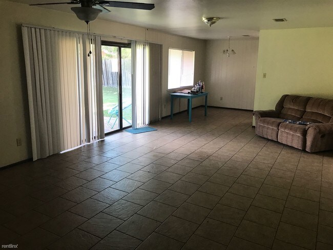 Building Photo - 3 br, 2 bath House - 1413 Holik Dr 1413 Holik