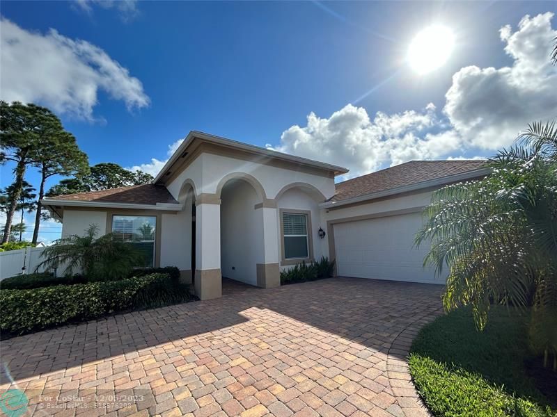 Foto del edificio - 6975 NW Hartney Way