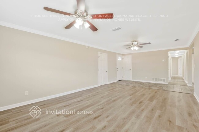 Building Photo - 423 Janell Dr