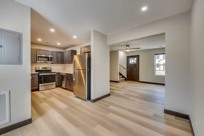 Building Photo - 122 Delaney Wy