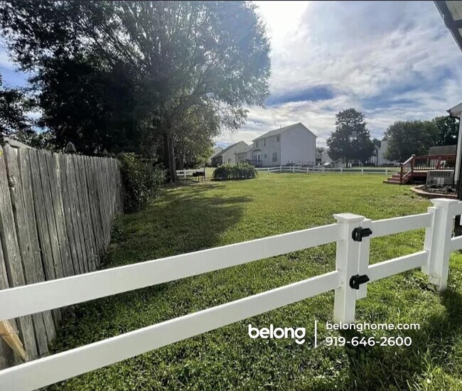 Foto del edificio - 3205 Spring Mill Rd