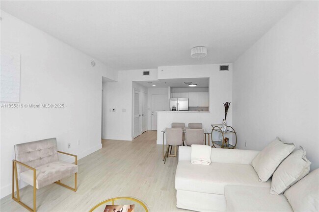 Building Photo - 10 Aragon Ave