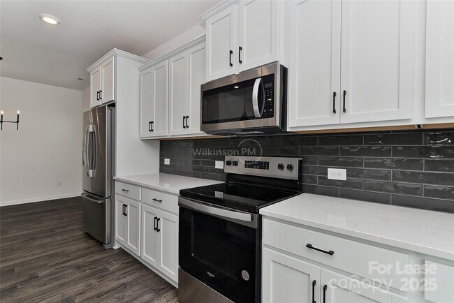 Foto del edificio - 561 Scotch Meadows Loop