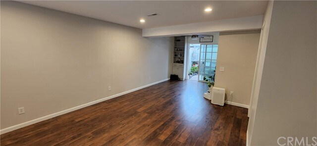 Building Photo - 824 N Pasadena Ave