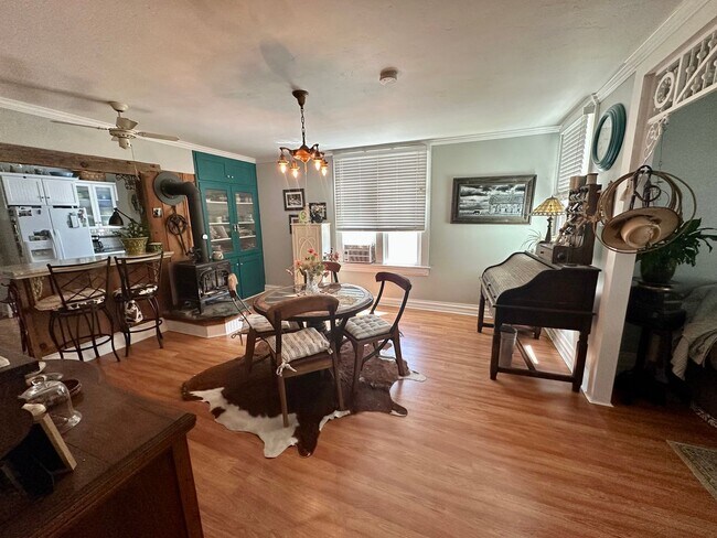 Foto del edificio - Completely Remodeled, Charming Victorian i...