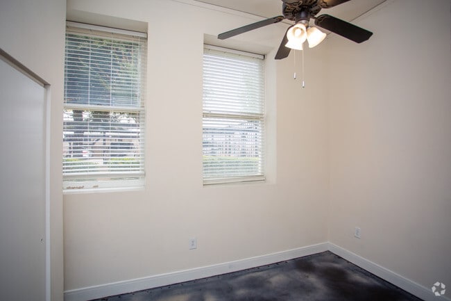 P5-B 2BDx1BA 933SF - Homes of Parker Commons
